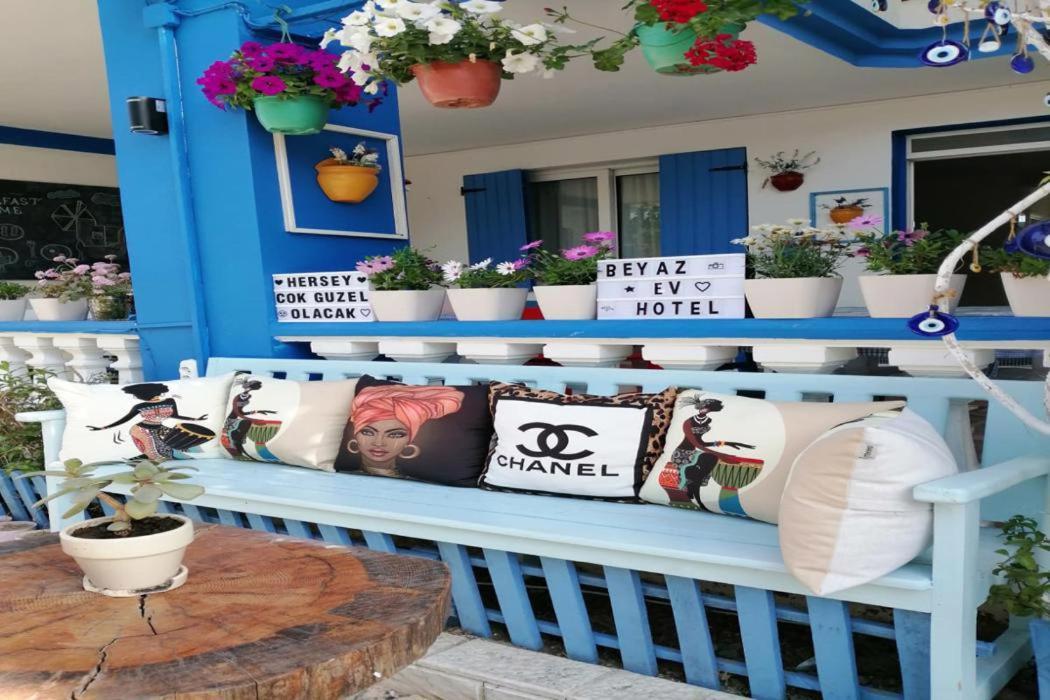 Beyaz Ev Hotel Alacati Exterior photo